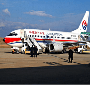 长白山航空货运航空快运业稳步发展的原因是什么？